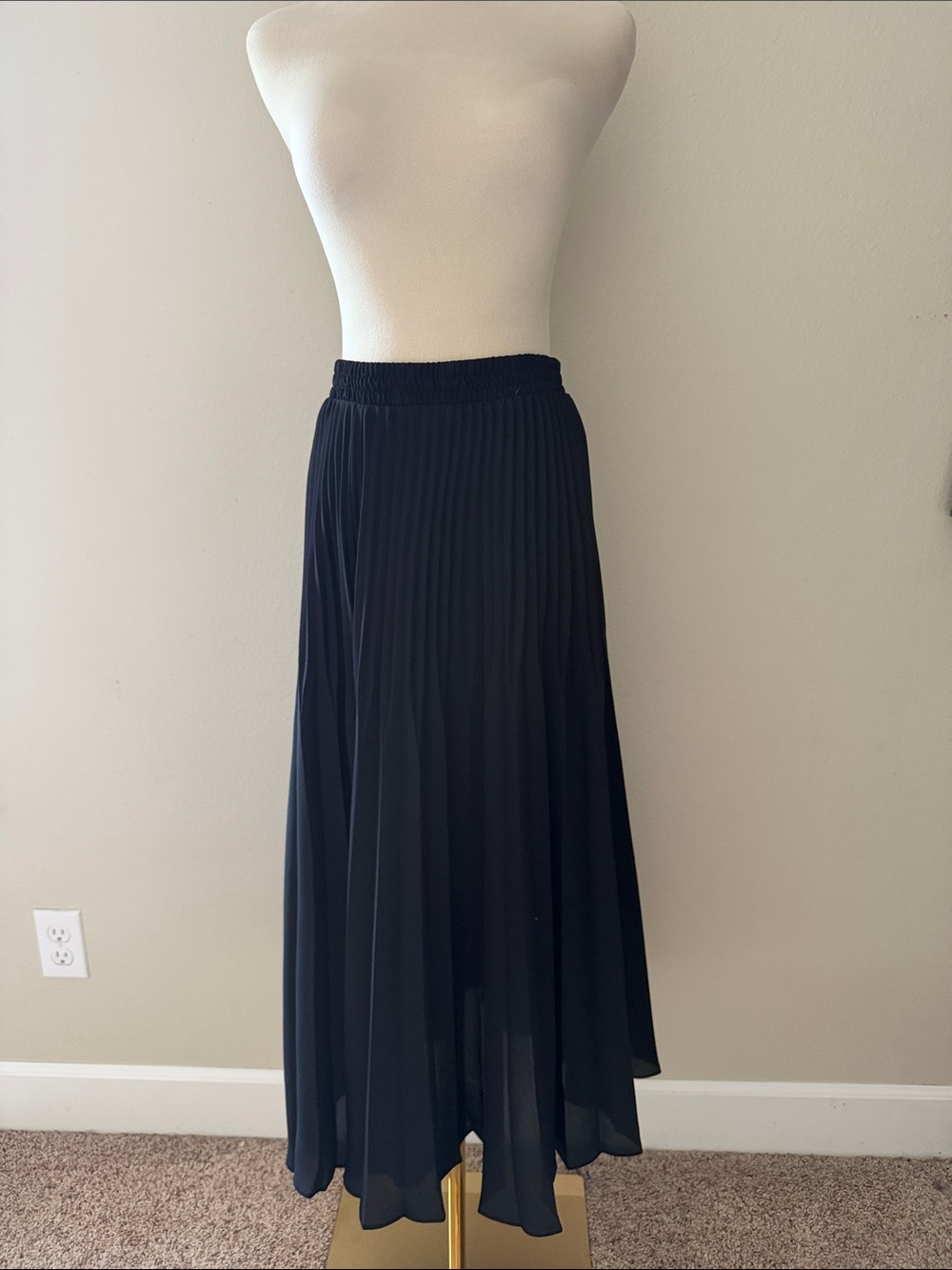 Max Studio Black Pleated Maxi Skirt